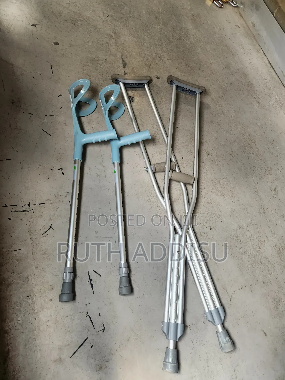 Ceutches較大axillary and Bilateral Crutches孓我axillary Crutches Medical