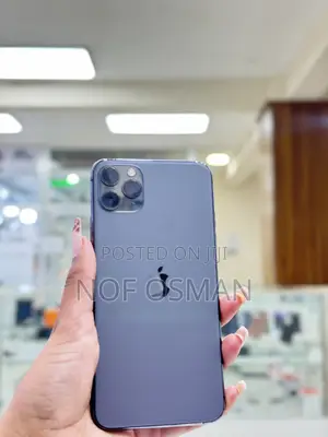 Photo - Apple iPhone 11 Pro Max 64 GB Black