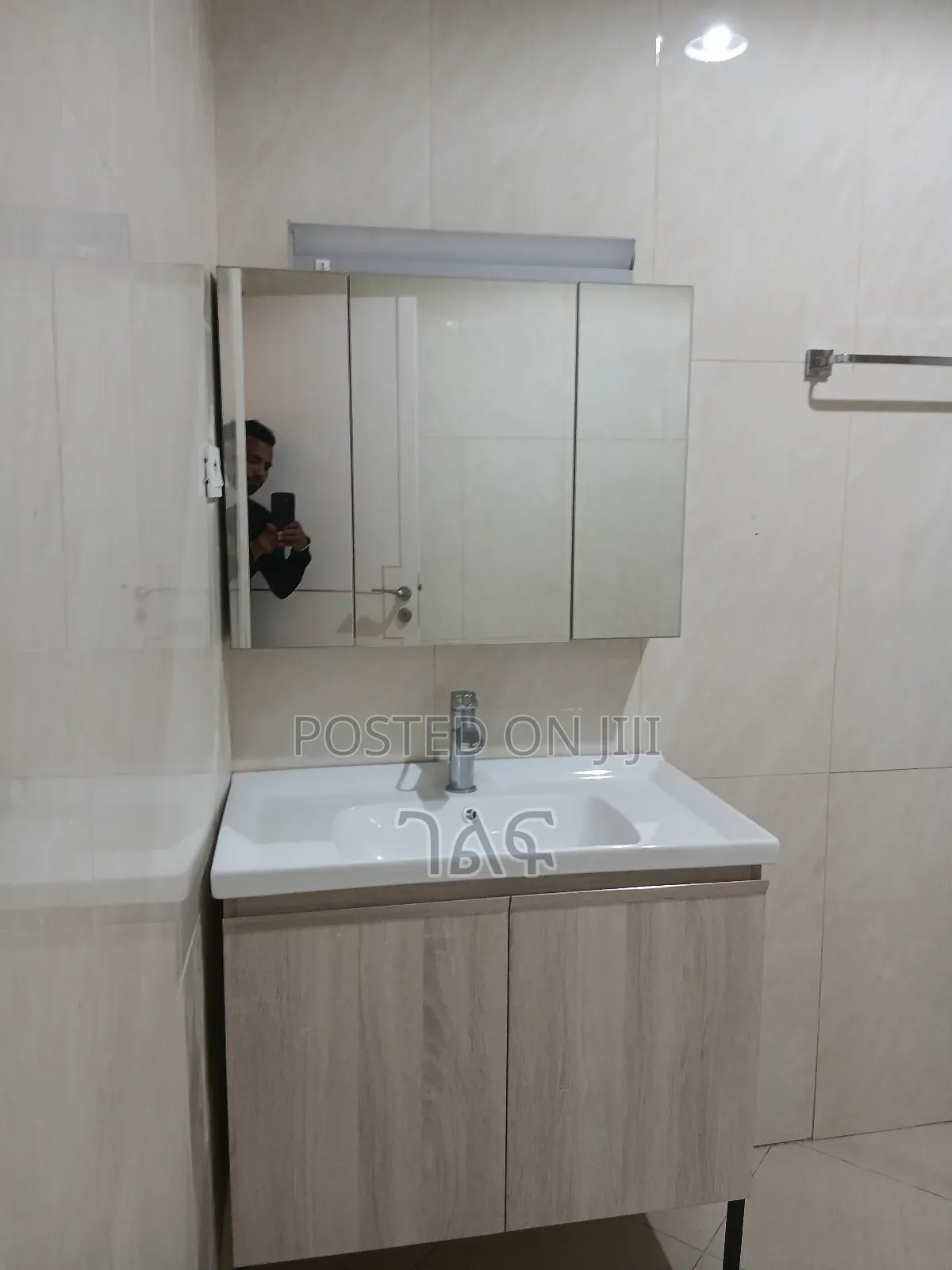 3bdrm Apartment in Bole : Welosefer for sale