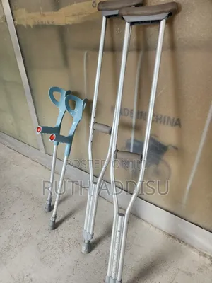 Photo - Axillary and Elbow Crutches輕鬆axillary Bilateral Crutches
