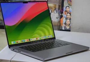 New Laptop Apple MacBook Pro M1 32GB Intel Core i7 SSD 512GB