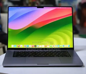 New Laptop Apple MacBook Pro M1 32GB Intel Core i7 SSD 512GB