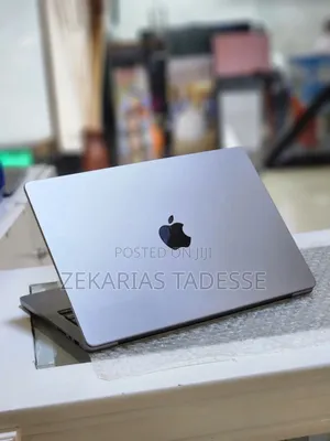 New Laptop Apple MacBook Pro M1 16GB Apple M1 Pro SSD 512GB