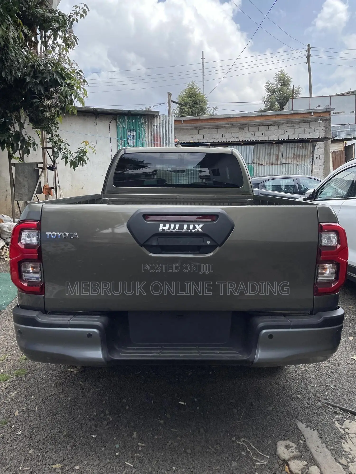 New Toyota Hilux 2025 Gray