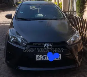 Photo - Toyota Yaris 2014 Gray