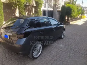 Toyota Yaris 2014 Gray