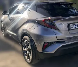 Photo - Toyota C-HR 2020 Gray