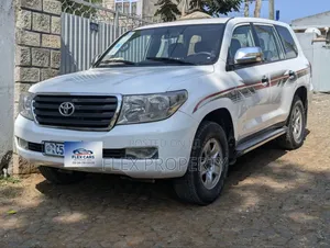Photo - Toyota Land Cruiser 2011 White