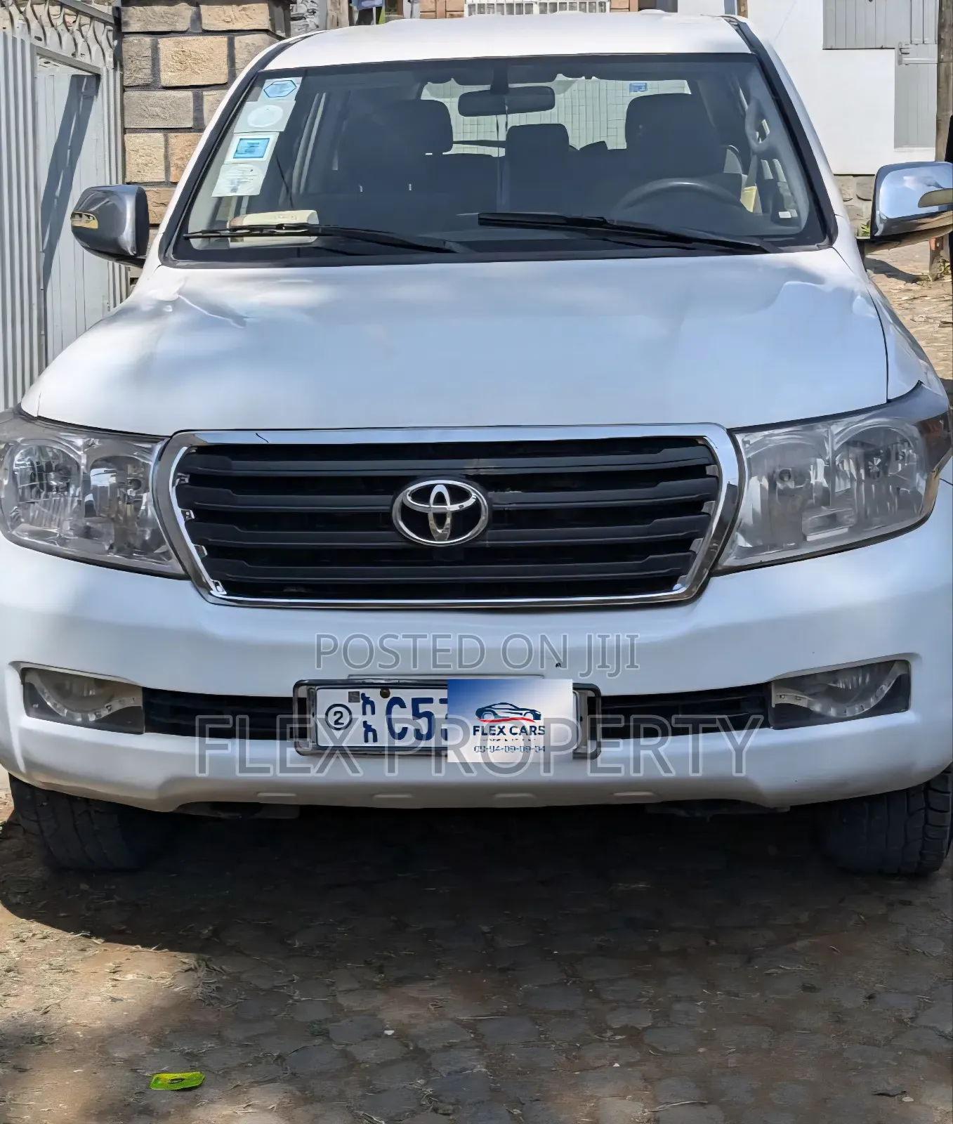 Toyota Land Cruiser 2011 White
