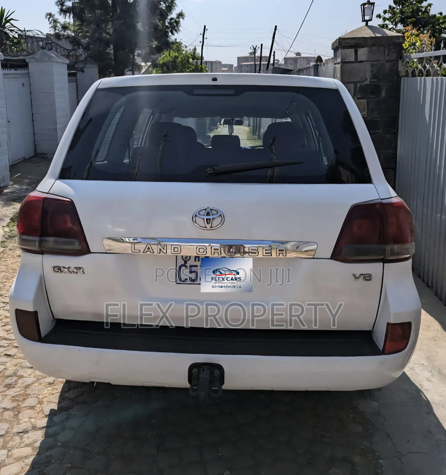 Toyota Land Cruiser 2011 White