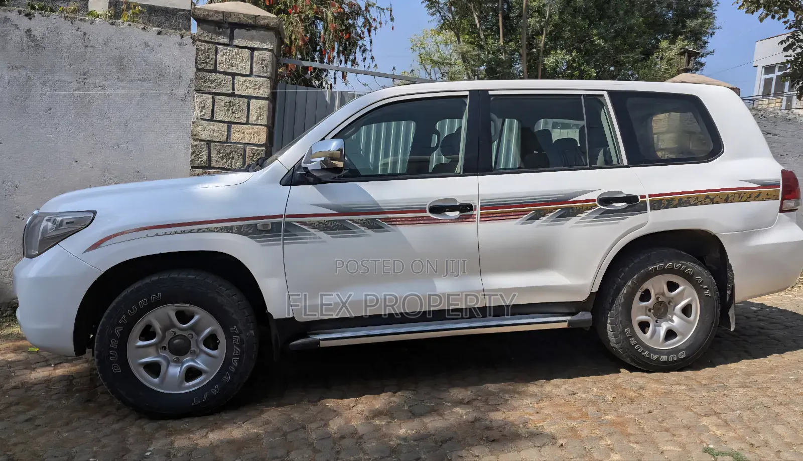 Toyota Land Cruiser 2011 White