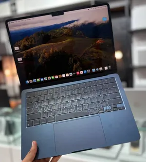 Photo - New Laptop Apple MacBook Air 2022 M2 8GB Intel Core I5 SSD 256GB