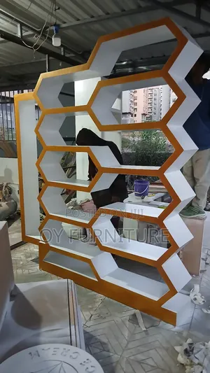 Photo - የቡቲክ ሼልፍ የፐርሳ መደርደሪያ የሚያምር ዲዛይን