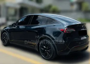 Tesla Model Y 2023 Black