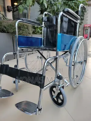 Lightweight Foldable Wheelchairs for Adults取部extra Wide Seat-Featuring