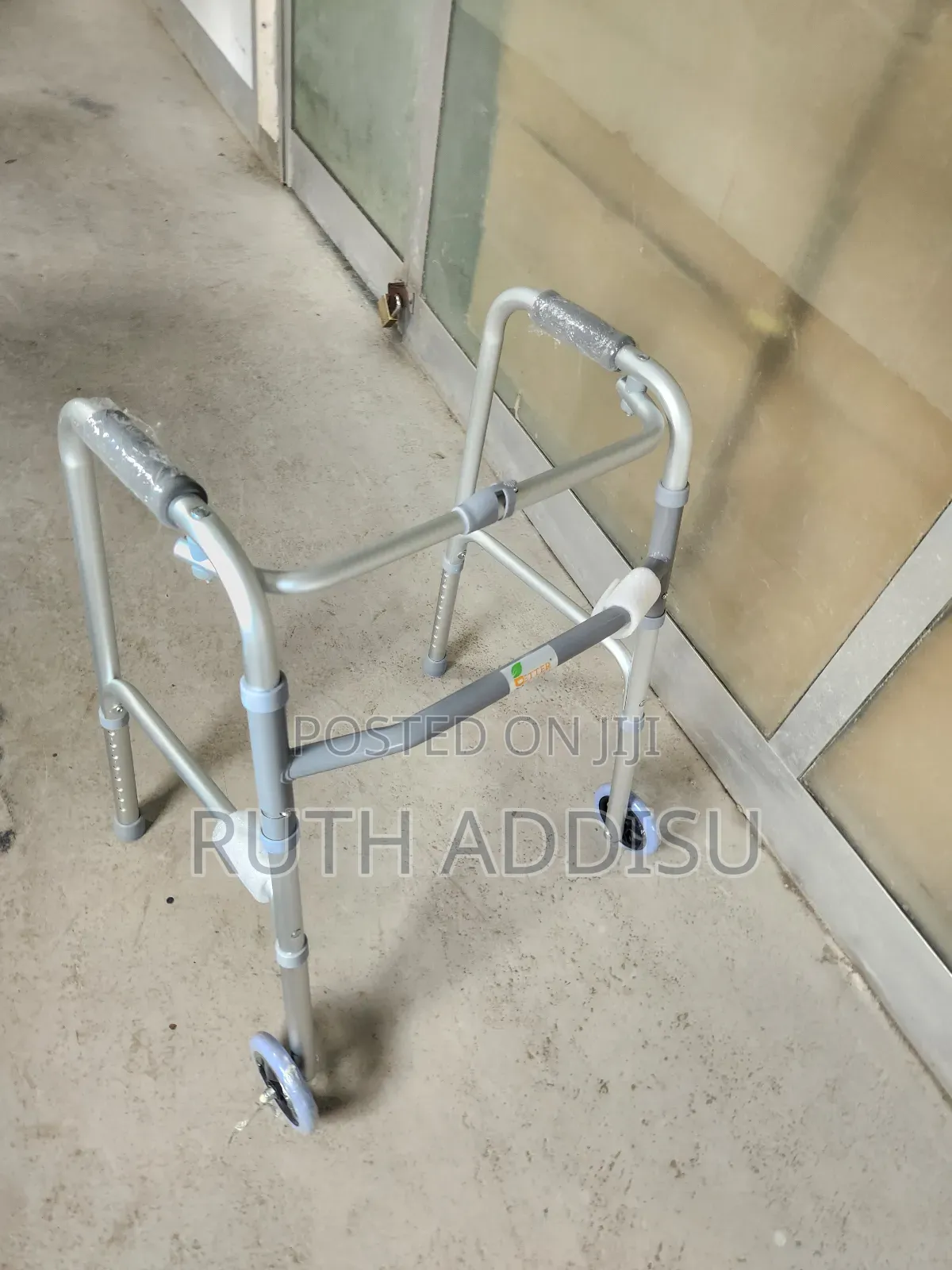 ወከር ለአዋቂዎች እግር ለታመሙ ከአልሙኒየም የተሰራ Walker腕帶walker彌補walker建立walker堥那walk