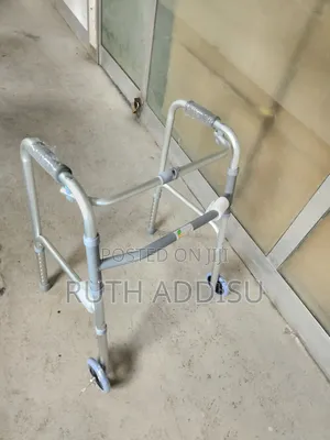 ወከር ለአዋቂዎች እግር ለታመሙ ከአልሙኒየም የተሰራ Walker腕帶walker彌補walker建立walker堥那walk