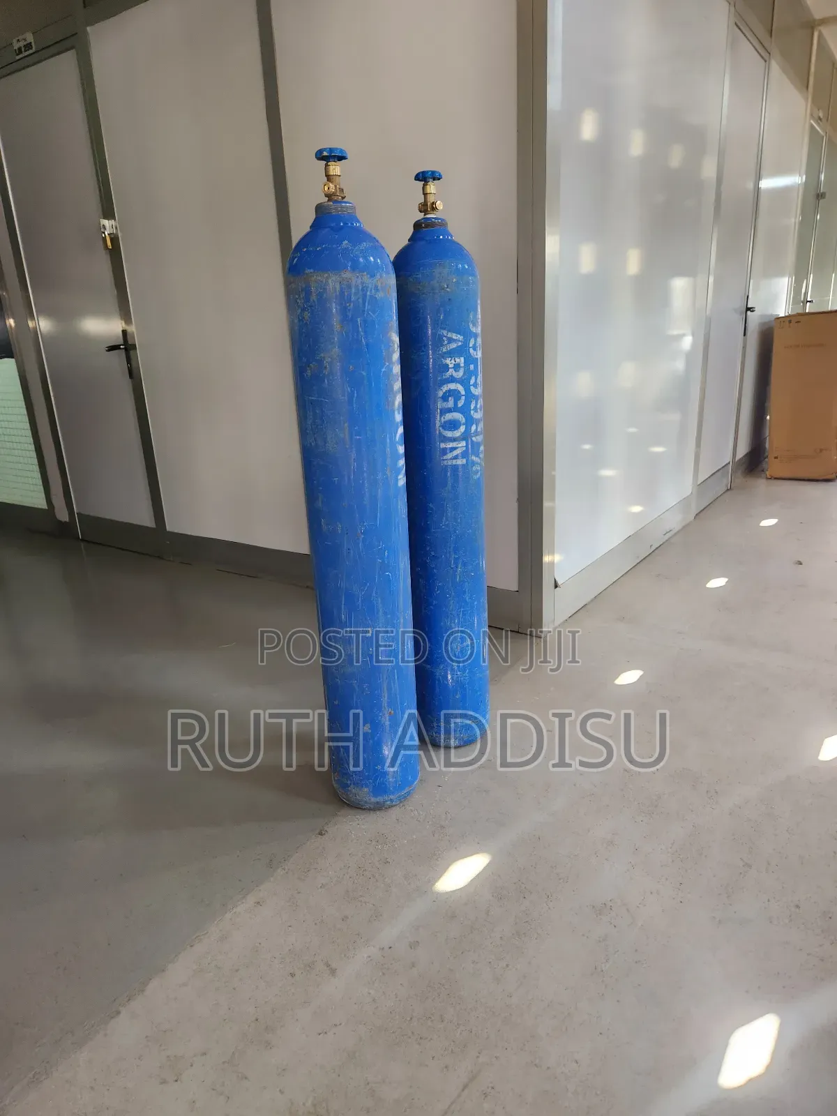 Brand New Oxygen Tank for Ealderly and Hospital然亦oxygen Tank胺調oxygen