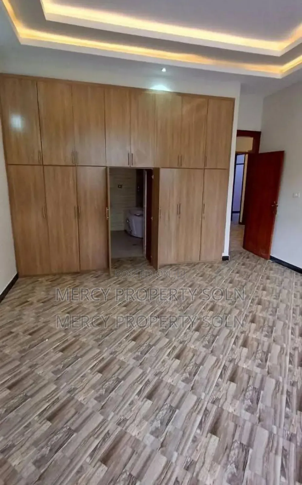 Furnished 6bdrm Villa in Bole for sale