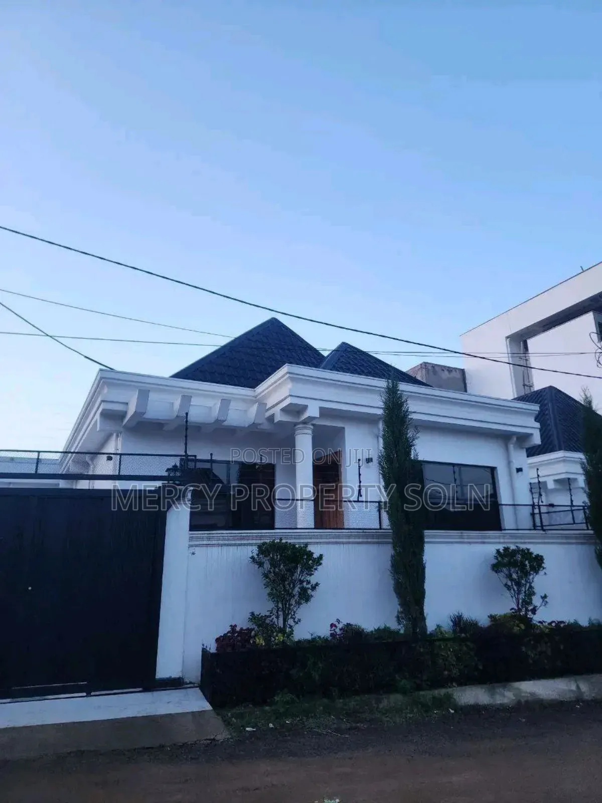 5bdrm House in Bole for sale