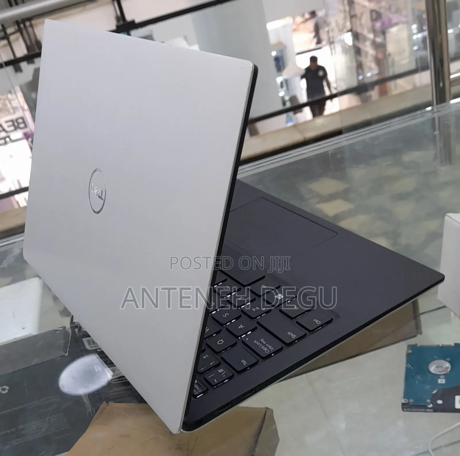 New Laptop Dell XPS 13 8GB Intel Core I7 SSD 256GB