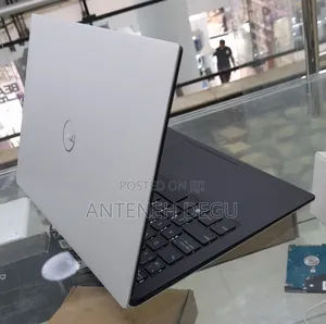 Photo - New Laptop Dell XPS 13 8GB Intel Core I7 SSD 256GB