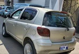 Toyota Vitz 2002 Gold