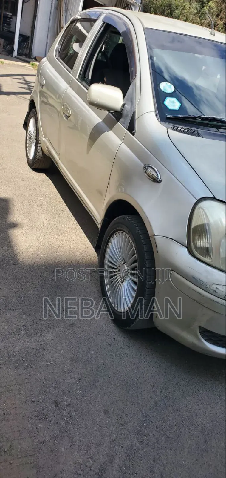 Toyota Vitz 2002 Gold