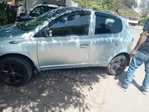 Photo - Toyota Vitz 2003 Blue