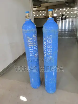 Photo - Mild Steel 40litter Oxygen Cylinder髹鄜oxygen Gas Cylinder + Regulator