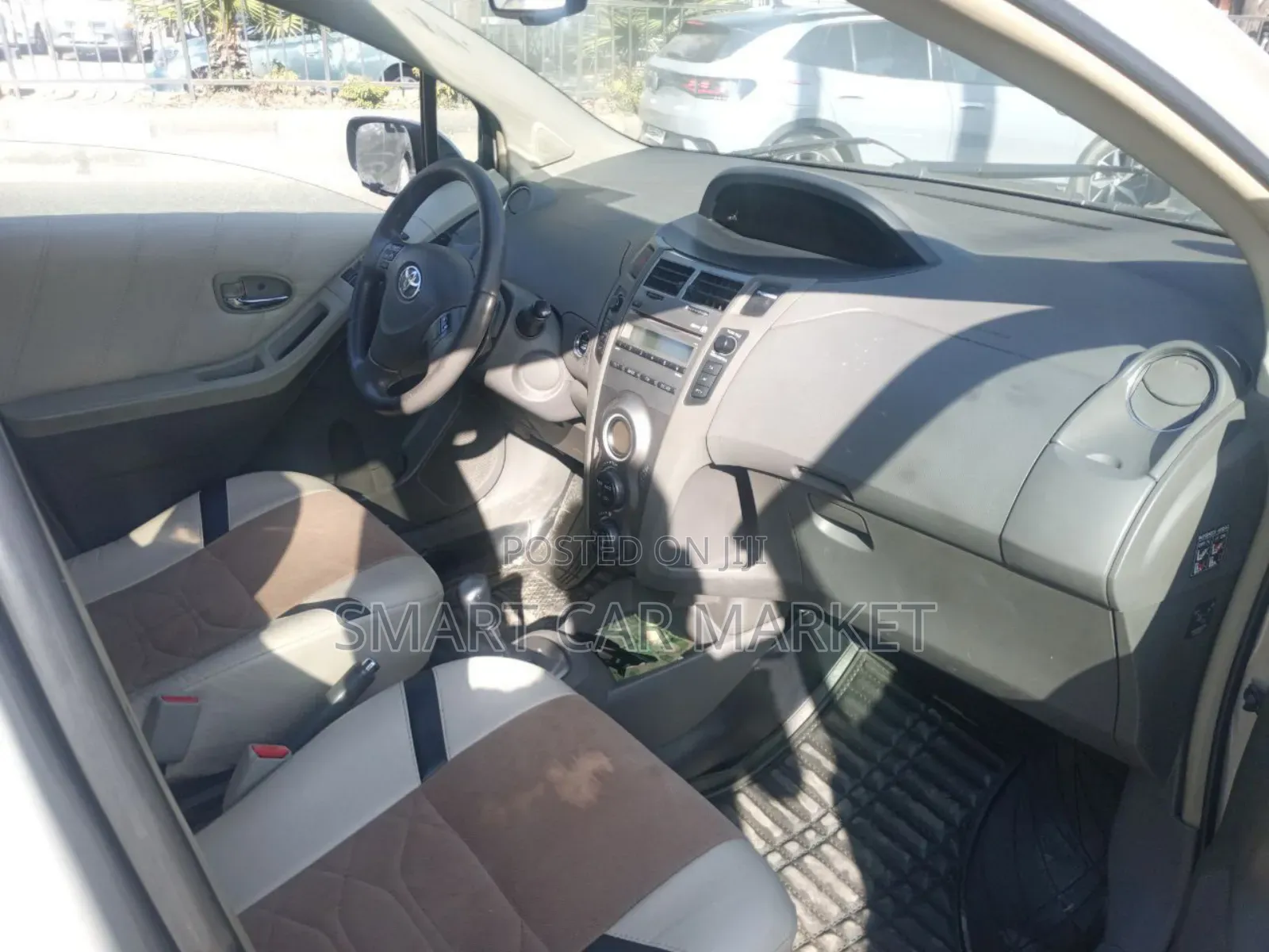 Toyota Yaris 1.3 HB T3 2009 Silver