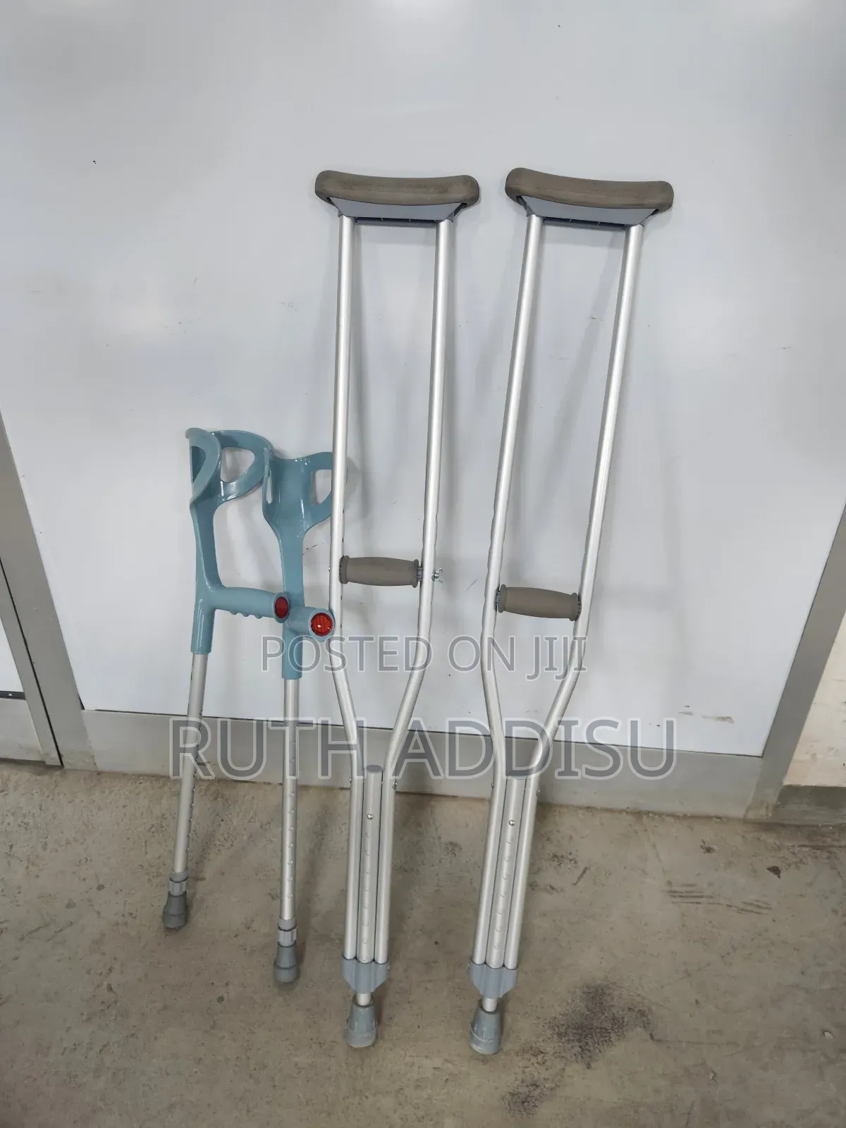 Brand New Crutches轟炸axillary Bilateral Crutches老鼠crutches輕輕best Qualit