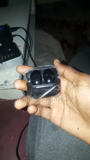 Pro5s Headphones Brand New