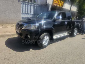 Toyota Hilux 2012 Black