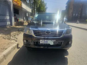 Toyota Hilux 2012 Black