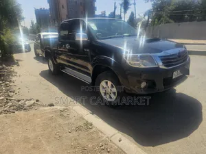 Toyota Hilux 2012 Black