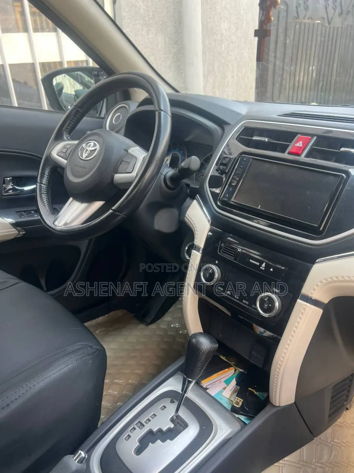 Toyota Rush 2023 Silver