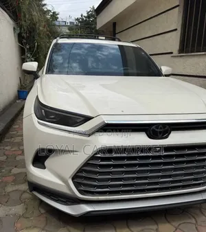 New Toyota Grand Highlander Hybrid 2025 White