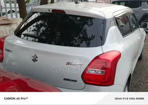 Suzuki Swift 2024 White