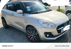 Suzuki Swift 2022 Silver