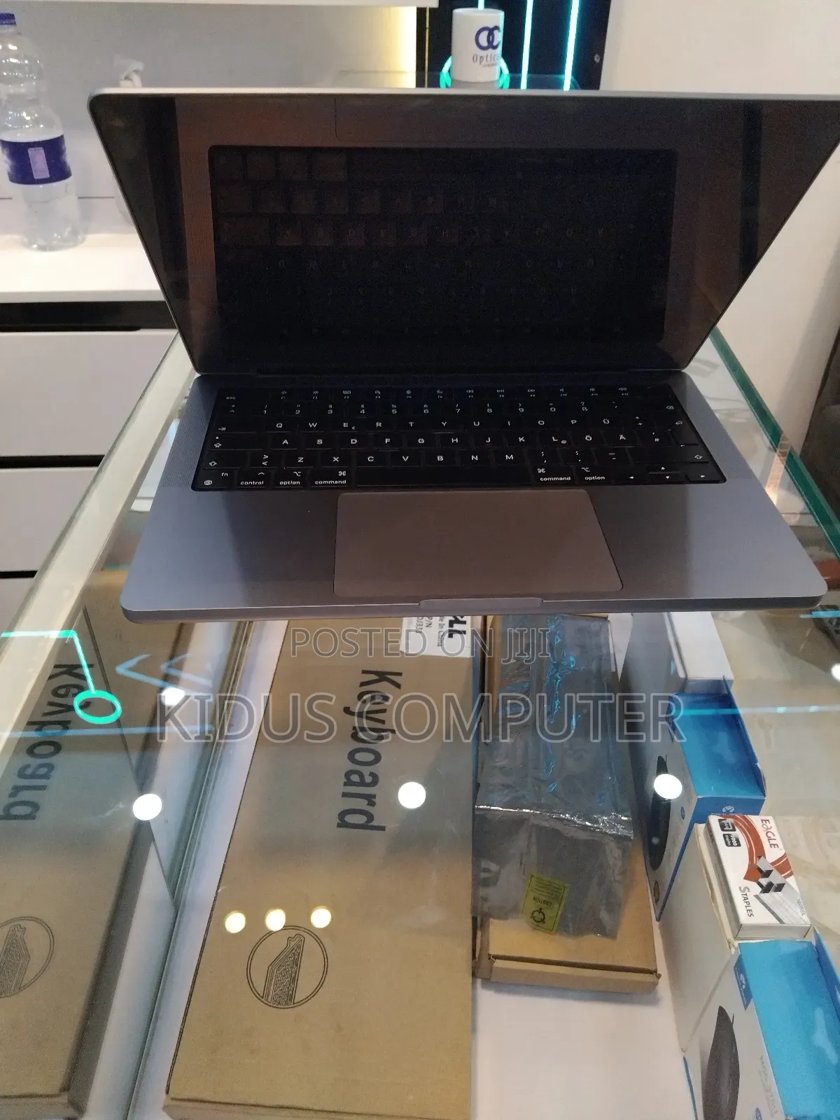 New Laptop Apple MacBook Pro 2023 M3 14-Inch 24GB Apple M3 SSD 512GB