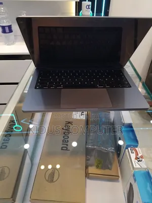 New Laptop Apple MacBook Pro 2023 M3 14-Inch 24GB Apple M3 SSD 512GB