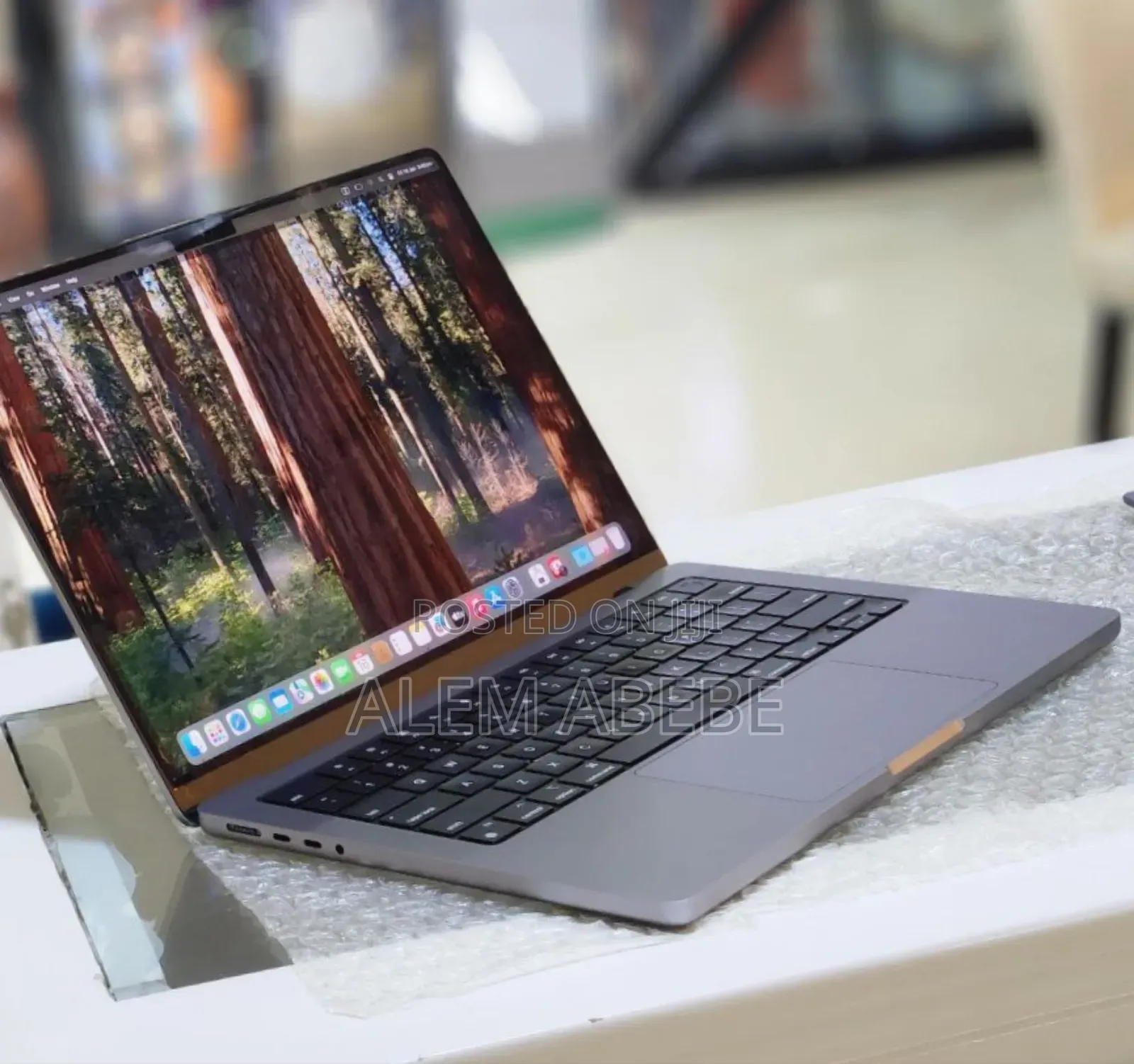 New Laptop Apple MacBook Pro M1 16GB Apple M1 Pro SSD 512GB
