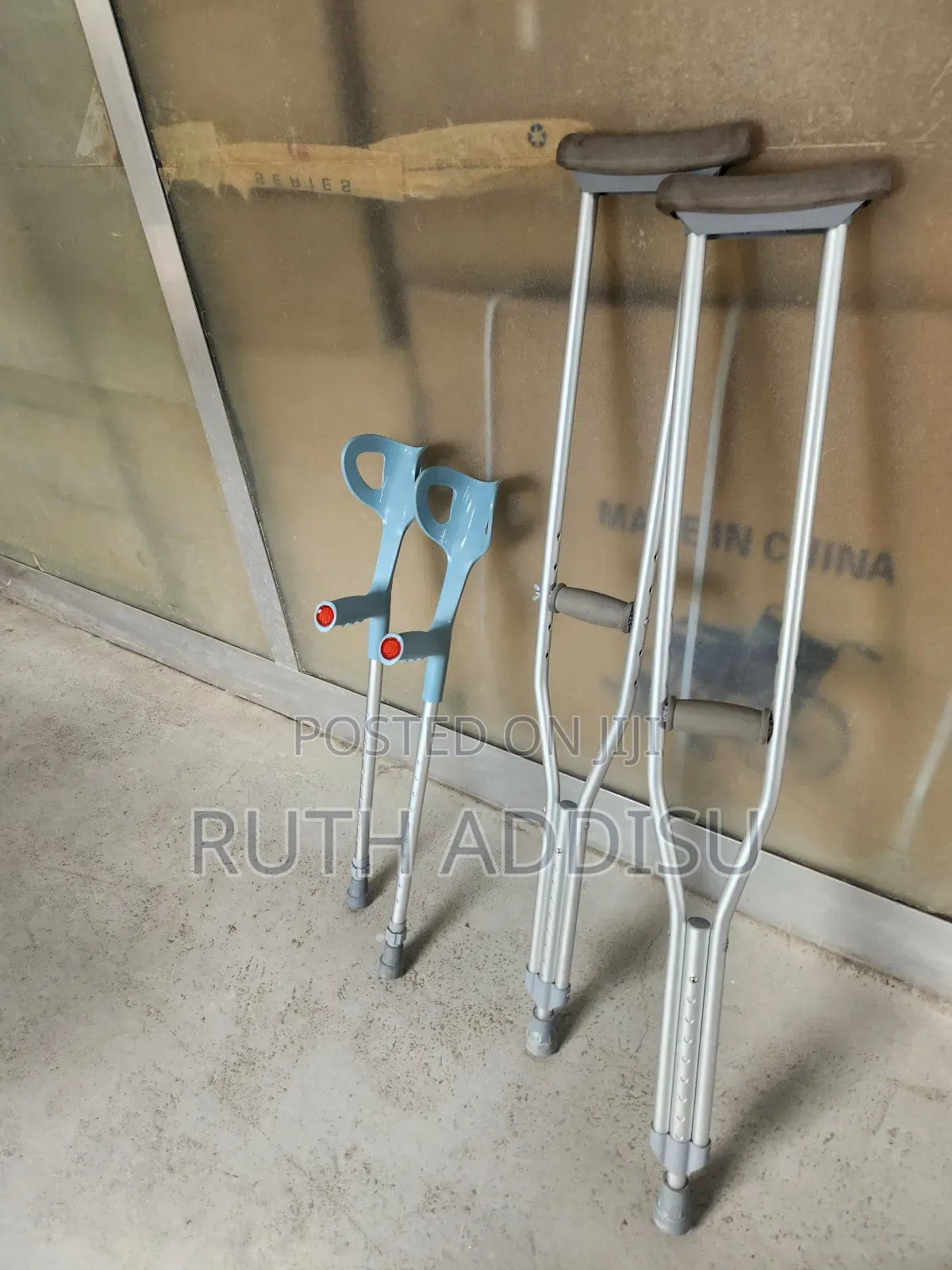 Axillary Bilateral Crutches軟件crutches朱諾crutches盡量crutches寄生crutches