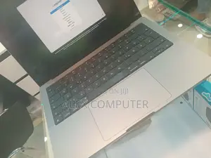 New Laptop Apple MacBook Pro 2023 M3 14-Inch 24GB Apple M3 SSD 512GB