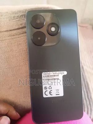 Photo - Tecno Spark Go 2023 64 GB Black