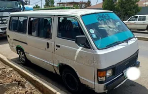 Toyota HiAce 1986 White