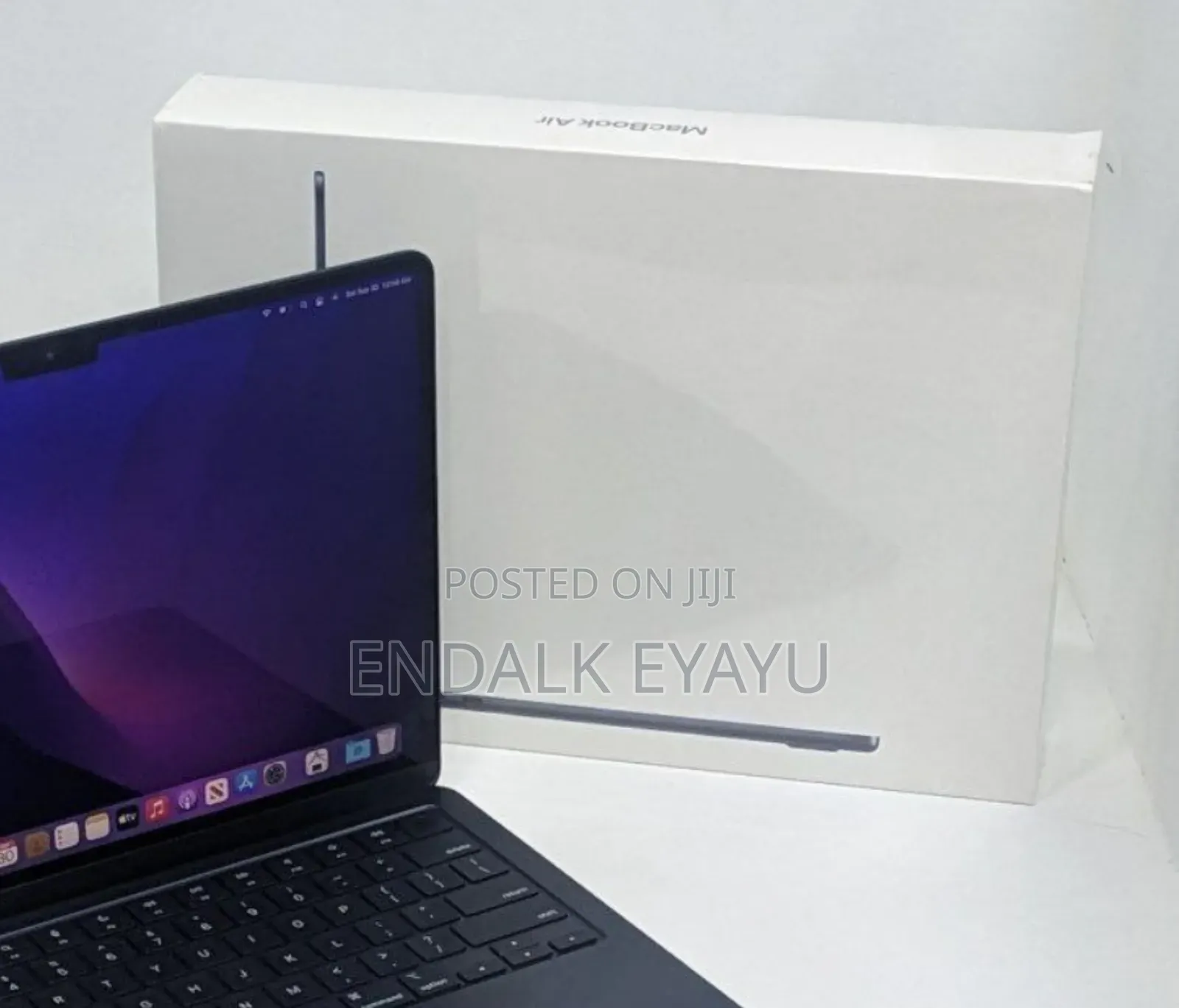 New Laptop Apple MacBook Air 2022 M2 8GB Apple M2 SSD 512GB