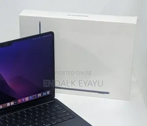 New Laptop Apple MacBook Air 2022 M2 8GB Apple M2 SSD 512GB