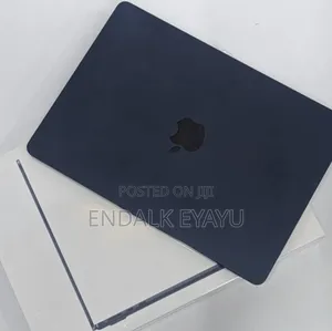 New Laptop Apple MacBook Air 2022 M2 8GB Apple M2 SSD 512GB